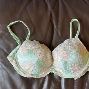 Victoria's Secret Light Green Lace Bra